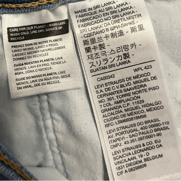 Levi High Rise Denim Shorts | 34 | NEW - Picture 11 of 11